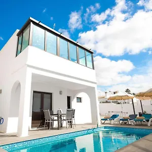 https://villa-sol-puerto-del-carmen-lanzarote.in-canary-islands.com